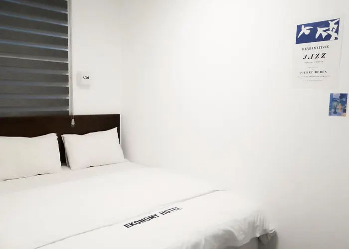 Ekonomy Haeundae Hostel *