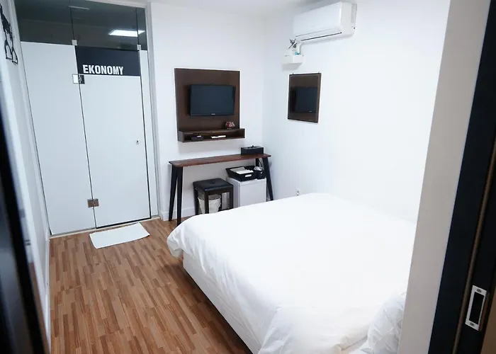 Ekonomy Haeundae Busan