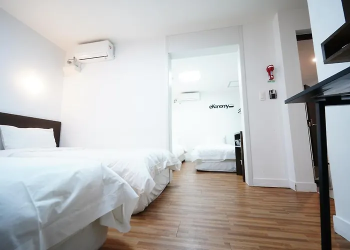 Ekonomy Haeundae Hostel *
