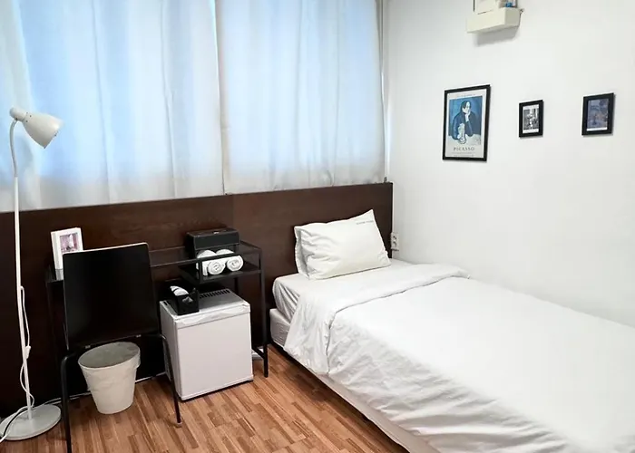 Ekonomy Haeundae *