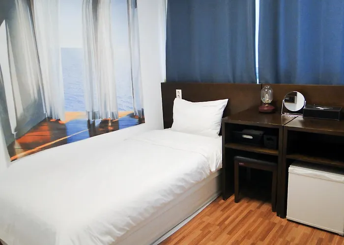 Ekonomy Haeundae Busan