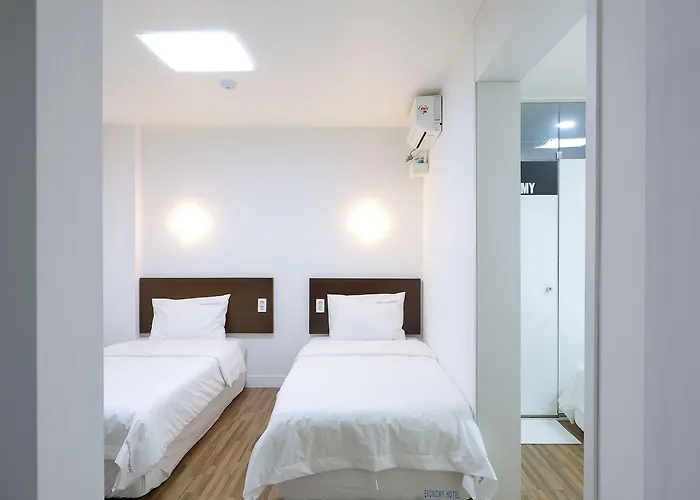 Ekonomy Haeundae Hostel *