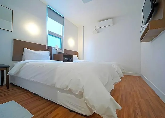 Ekonomy Haeundae Busan