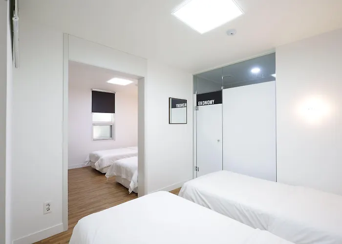 Ekonomy Haeundae Busan
